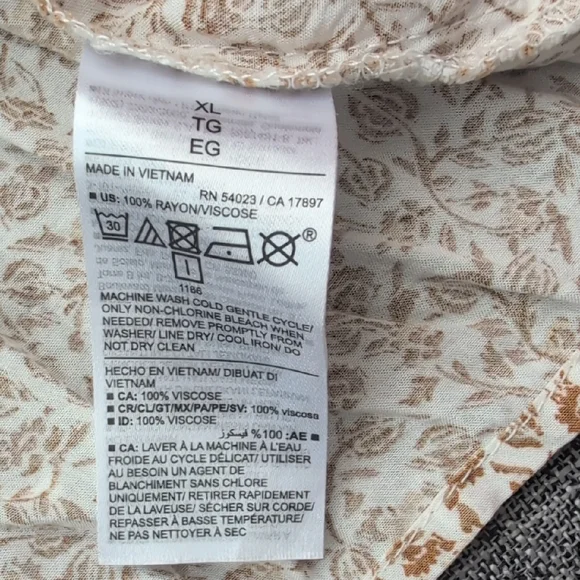 Old Navy Floral Tie-Strap Top - Picture 5 of 5